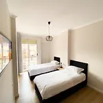 Apartment Modern At New Bazaar,