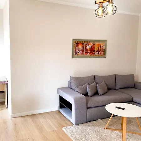 Modern At New Bazaar, * Τίρανα