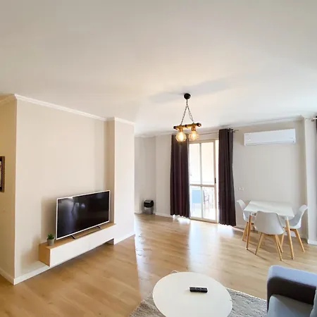 Apartament Modern At New Bazaar, *