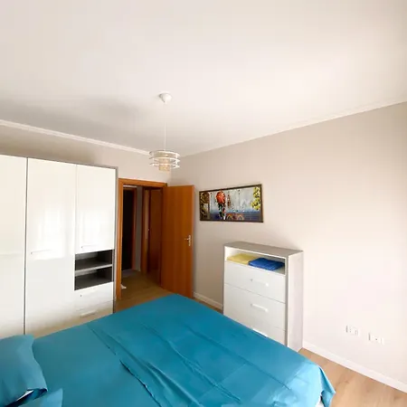 Modern At New Bazaar, Appartamento Tirana