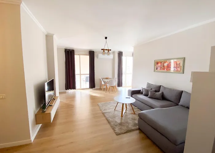 Apartament Modern At New Bazaar, *