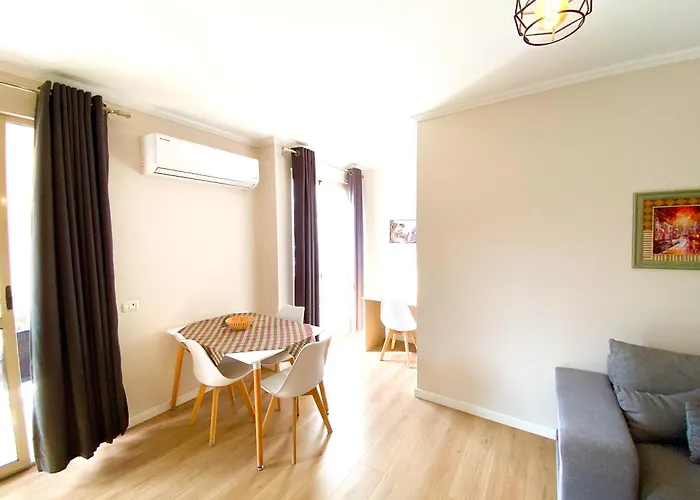 Modern At New Bazaar, Appartement Tirana